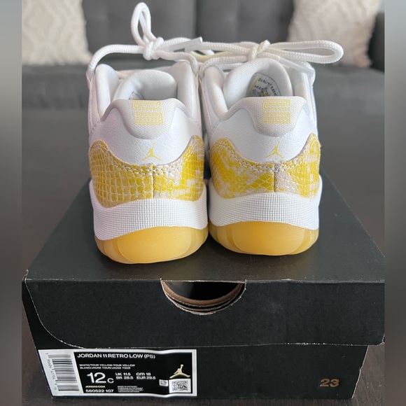 Jordan 11 Low 'Yellow Python' - Picture 4 of 10